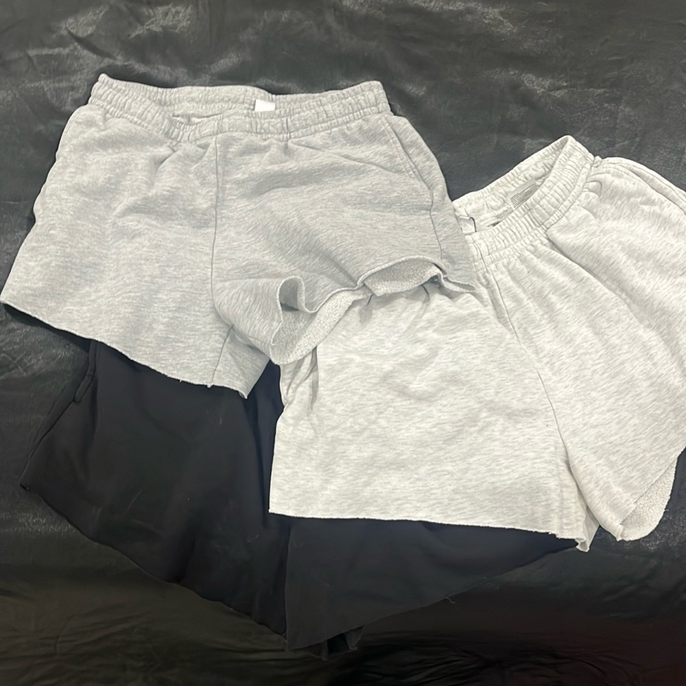 3 pairs of h&m sweatshorts medium